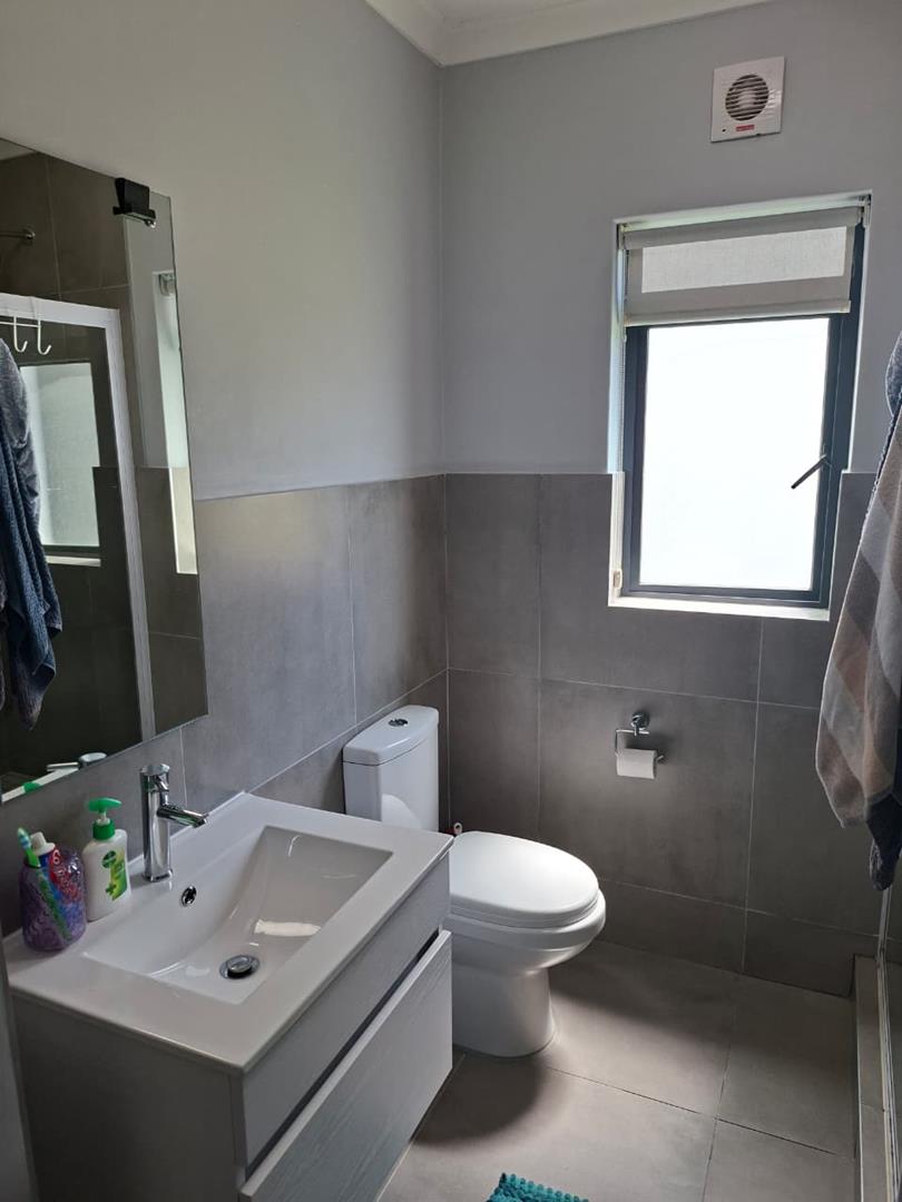 To Let 2 Bedroom Property for Rent in Burgundy Estate Western Cape